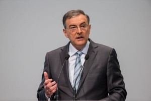 BMW-Vorstandsvorsitzender Dr. Norbert Reithofer spricht zu den Aktionären.